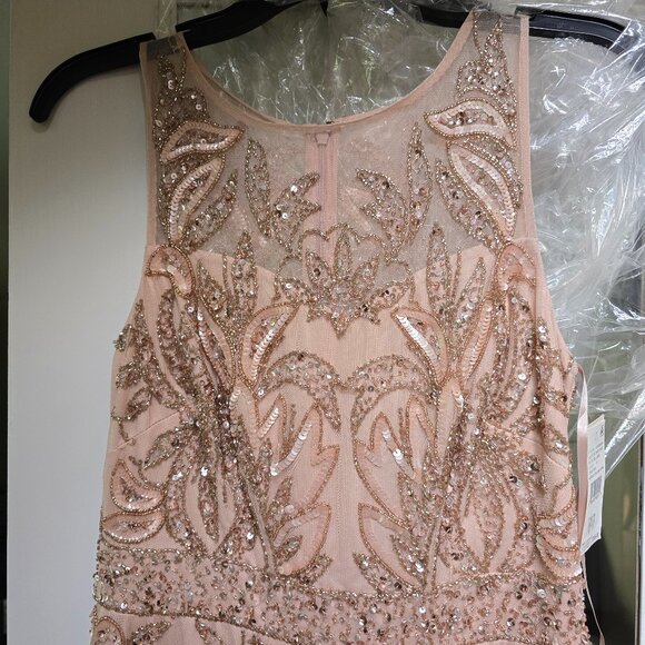 Adrianna Papell - Picture 1 of 10